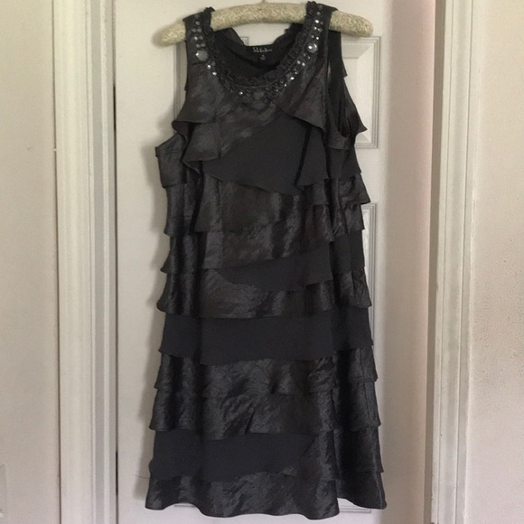 Silky flouncy party dress! - Picture 2 of 4